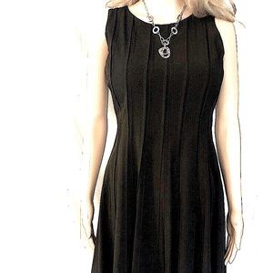 Calvin Klein Pleated Sift Lightweight Summer Dressy Dress ENC